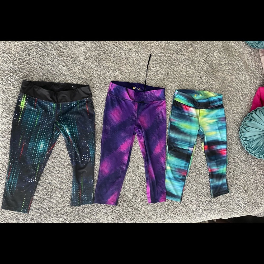 3 Pairs Xersion Capri Fitted Workout Pants Size Medium